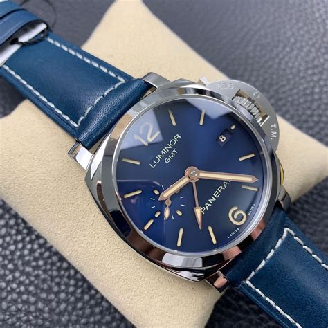 panerai luminor pam 688.